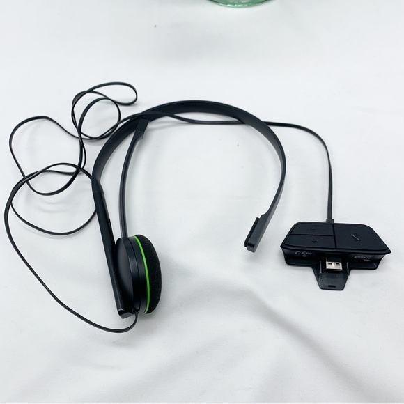 Microsoft Xbox One Wired Mono Chat Headset - Picture 4 of 4